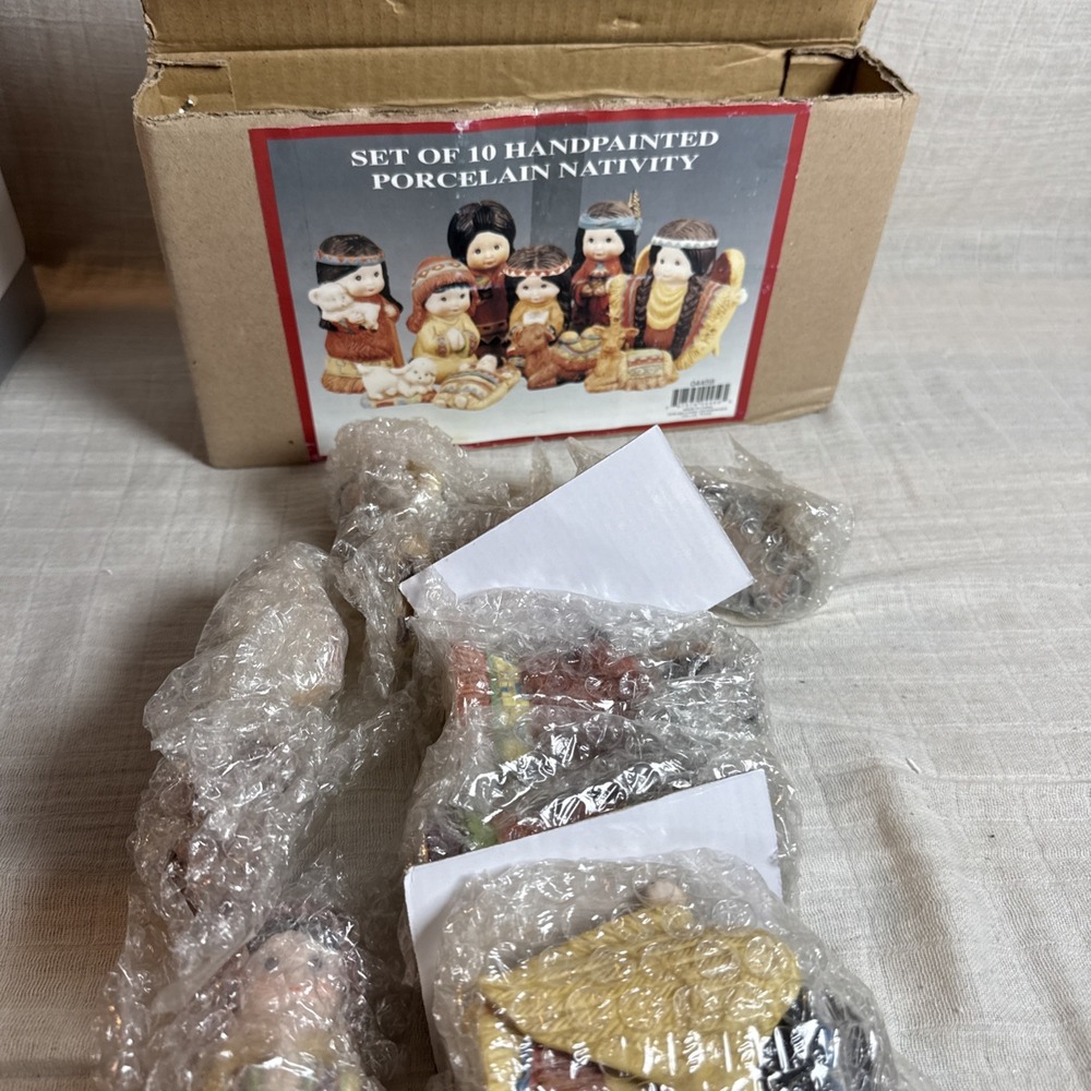 Vintage Native American Handpainted Porcelain Christmas Nativity 10 Piece Set